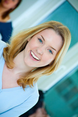 Fototapeta premium Natürliche, schöne junge Frau