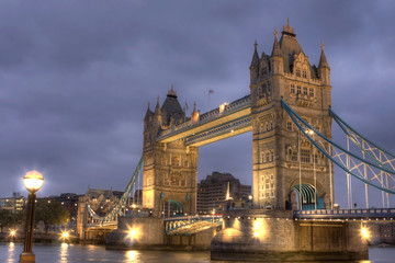 Obrazy na Plexi  Tower Bridge nocą, Londyn, Wielka Brytania