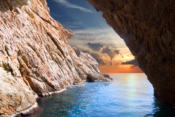 Fototapeta premium Inside view of cave in rising