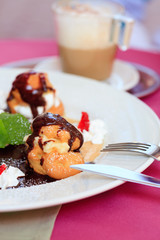 profiteroles