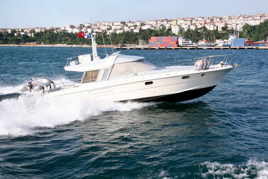 Power boat speeds along Bosporus sea