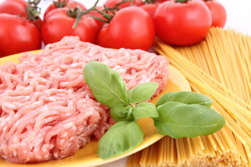 Ingredients for spaghetti bolognese