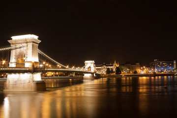 The Chain Bridge in Budapest in the evening.