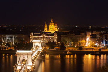 Fototapeta na wymiar The Chain Bridge in Budapest in the evening.