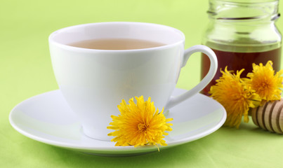 Obraz na płótnie Canvas Dandelion tea with honey