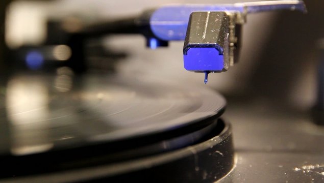 Vinyl turntable
