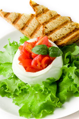 Mozzarella di bufala ripiena di pomodoro