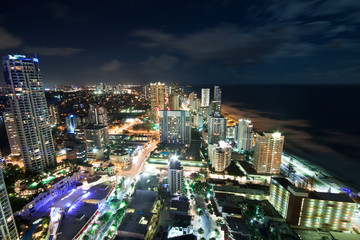 Fototapeta na wymiar gold coast city at night