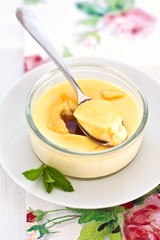 crème brûlée dessert