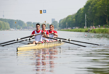 Rowers to the start - 32143158