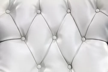 Rolgordijnen Hoogwaardig wit leer voor het stofferen van meubels. © Tombaky