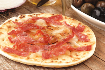 PIADINA CON SALAME E CIPOLLA 2