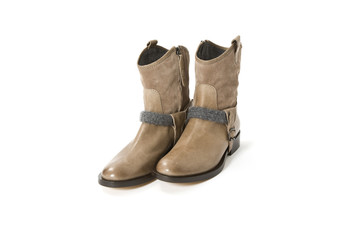 stivali si fondo bianco