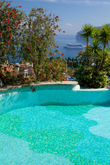 Piscina sulla costa amalfitana