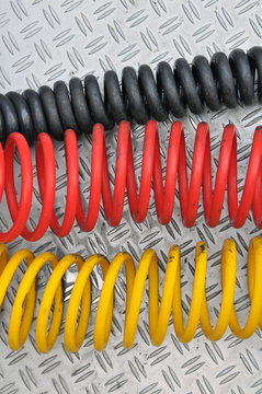 Kabel in schwarz-rot-gold