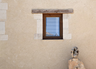 fachada de una casa en una aldea © A.B.G.