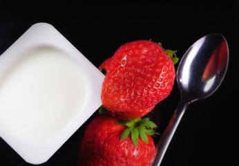 Strawberry and yogurt breakfast