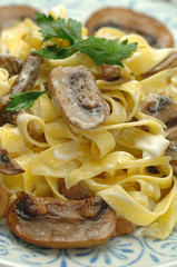 Fettuccine panna e funghi