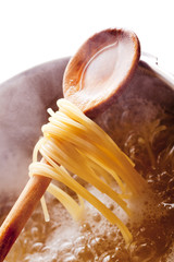 Spaghetti kochen
