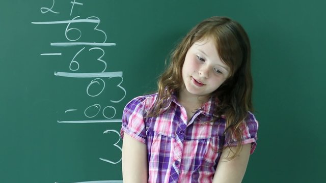 sch&uuml;lerin zeigt verschiedene emotionen