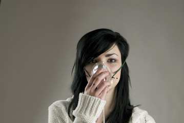 girl with oxygen mask