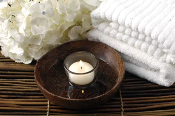 Foto op Canvas White bathroom set for spa with candles © Mee Ting