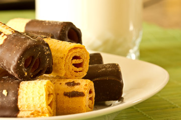 fresh milk and cookies