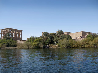 Fototapeta na wymiar Świątynia Izydy i Ozyrysa Horus na Philae Island w Egipcie