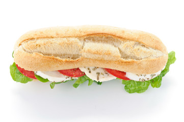 Sandwich con mozzarella, insalata e pomodoro