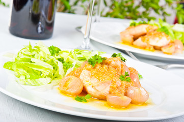 Chicken with onions