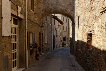 Fototapeta premium Cerqueto; vicoli medievali; Umbria;