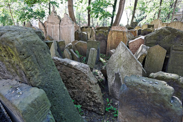 Grabsteine am jüdischen Friedhof in Prag