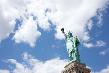 Fototapeta na wymiar Statua Wolności na Liberty Island w Nowym Jorku
