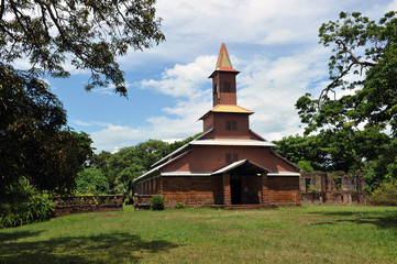 Fototapeta na wymiar Kaplica na Ile Royale, Gujana Francuska Diabeł wysp