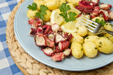 octopus with potatoes
