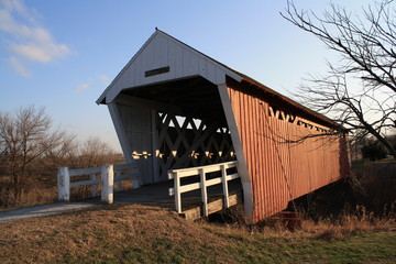 Fototapeta na wymiar Old Covered Bridge