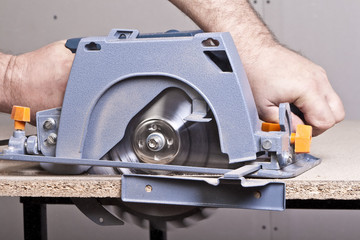 Carpenter with circular saw