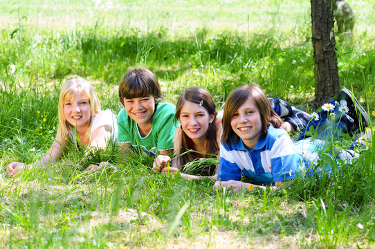 4 Teenager im Gr&uuml;nen 20.05.11