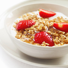 Granola with Strawberries and Honey