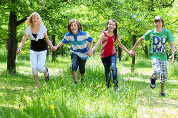 4 Teenager im Grünen 20.05.11