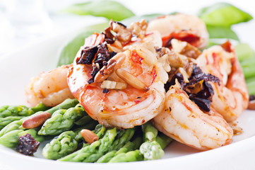 Garnelen mit Spargel