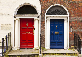 Fototapeta na wymiar Red i Blue Doors