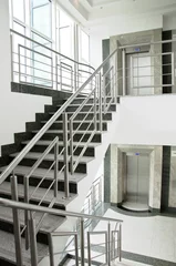 Cercles muraux Escaliers deux ascenseurs et escaliers