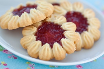 Gebäck mit Fruchtfüllung