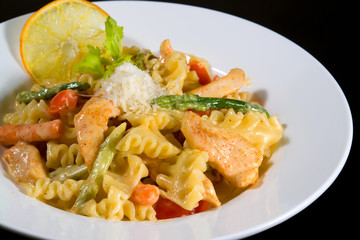 Макароны с морепродуктами
