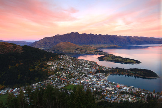 Queenstown Images – Browse 18,514 Stock Photos, Vectors, and Video ...