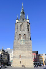 Fototapeta na wymiar Wahrzeichen - Roter Turm