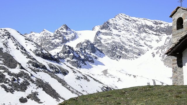chiesetta nel parco del gran paradiso