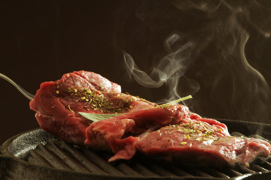 Carne sulla bistecchiera