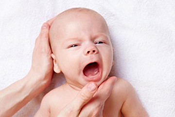 Schreiendes Baby beruhigen